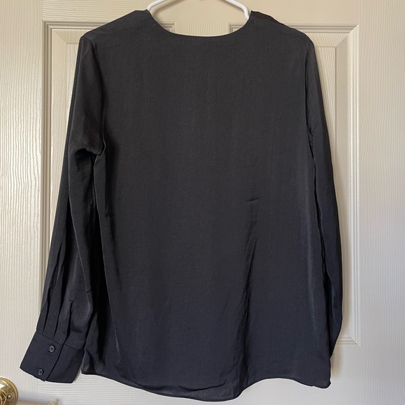 Banana Republic V neck long sleeve - Picture 3 of 4